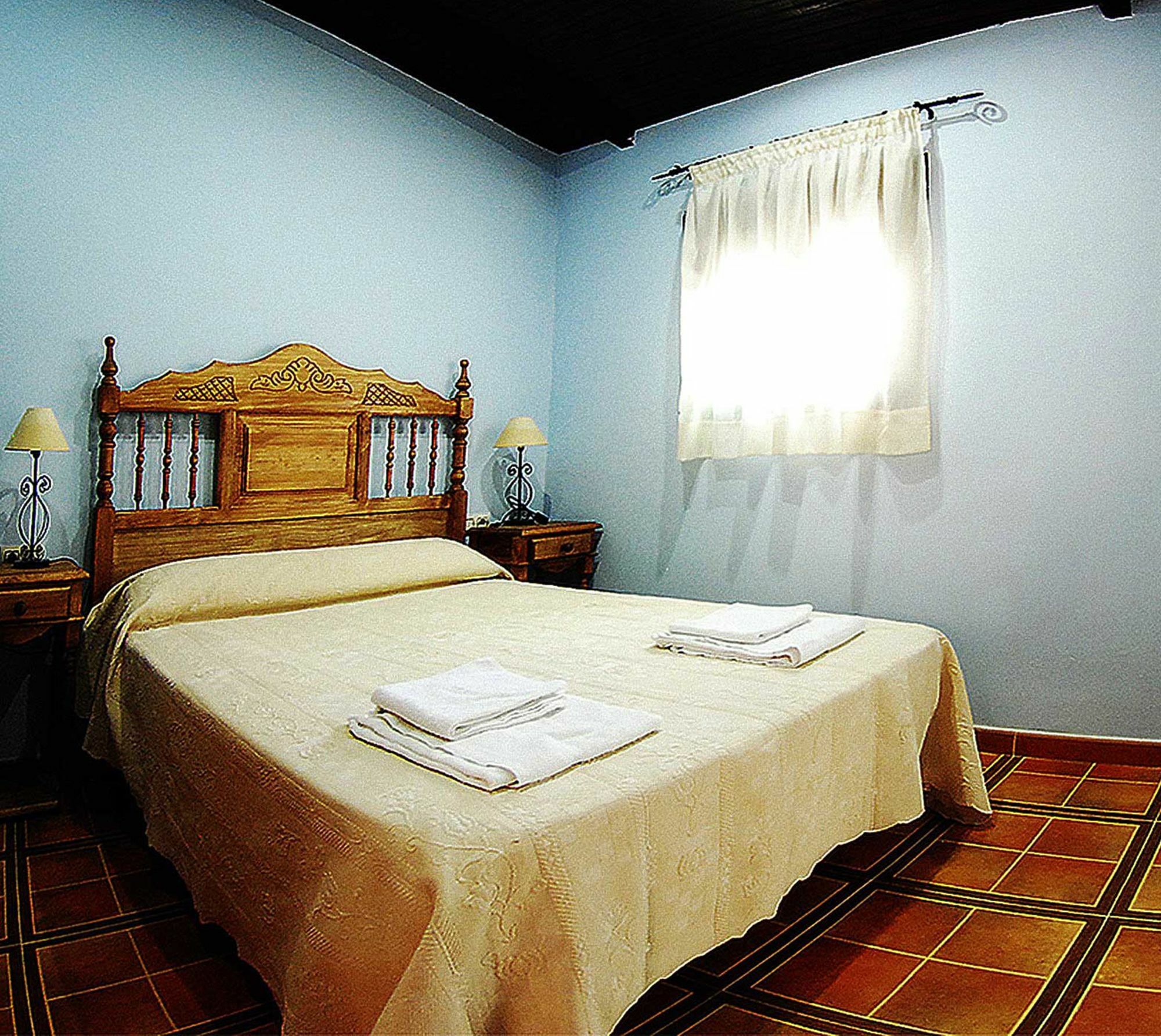 Apartamentos Valle Del Jerte El Huerto Del Cura 카베주엘라델발 외부 사진